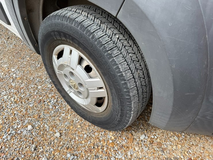 2014-ram-promaster-2500-image-10