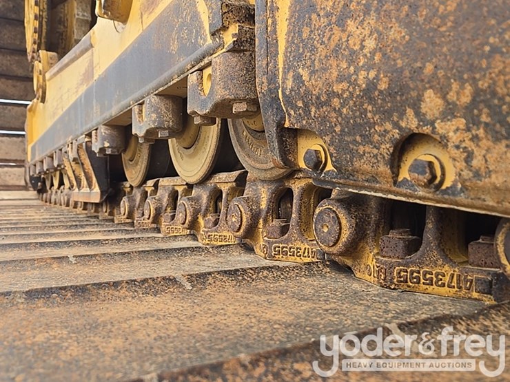 2016-caterpillar-d6n-image-19