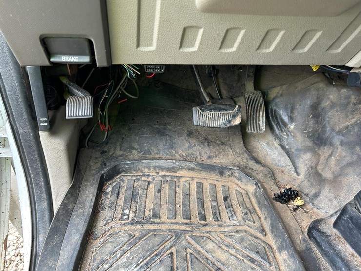 2008-ford-f350-image-23