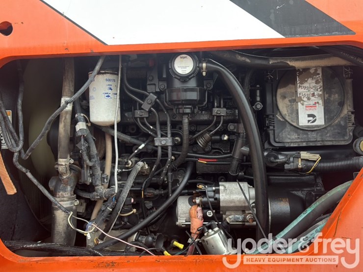 2013-sky-trak-8042-image-32