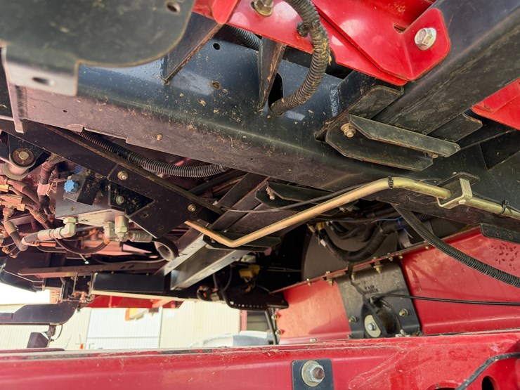 2016-case-ih-8240-image-56
