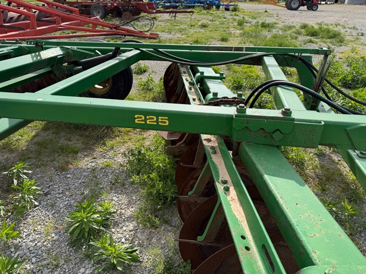 john-deere-225-image-31