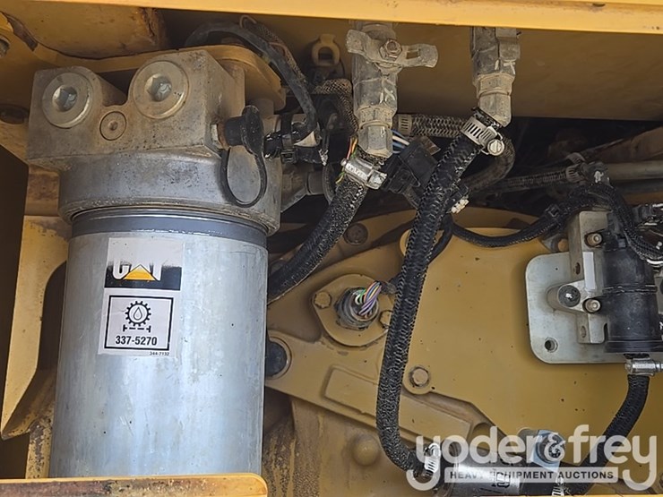 2016-caterpillar-d6n-image-44