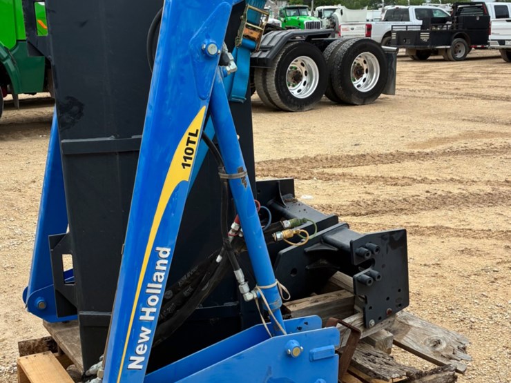 new-holland-110tl-image-2