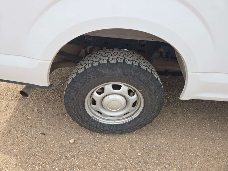 2016-ford-f150-xl-image-9