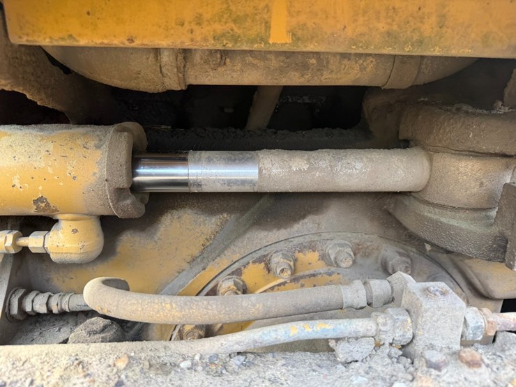 caterpillar-12h-image-57