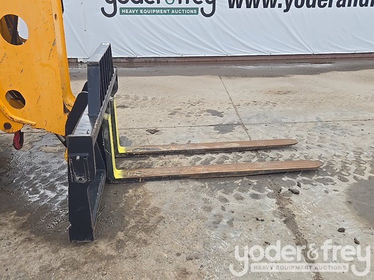 2017-jcb-510-56-image-22