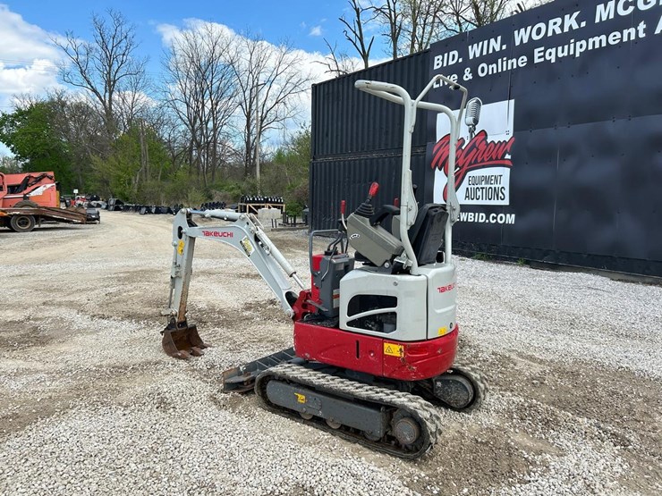 2022-takeuchi-tb210r-image-2