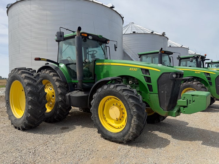 2007-john-deere-8330-image-2