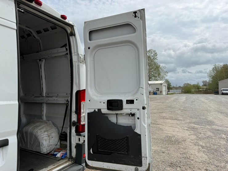 2014-ram-promaster-2500-image-20