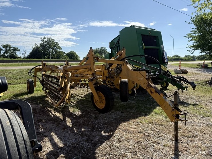 2006-vermeer-r2300-image-2