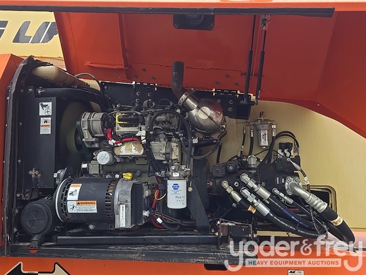 2016-jlg-800aj-image-39