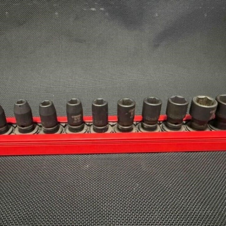 Expert shallow impact sockets