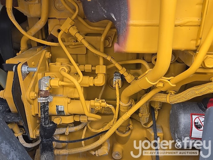 2019-deere-310l-image-51