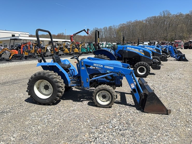 new-holland-tc30-image-1