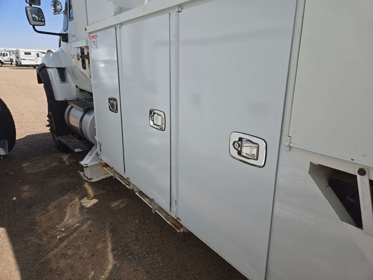 2011-international-workstar-7400-image-9