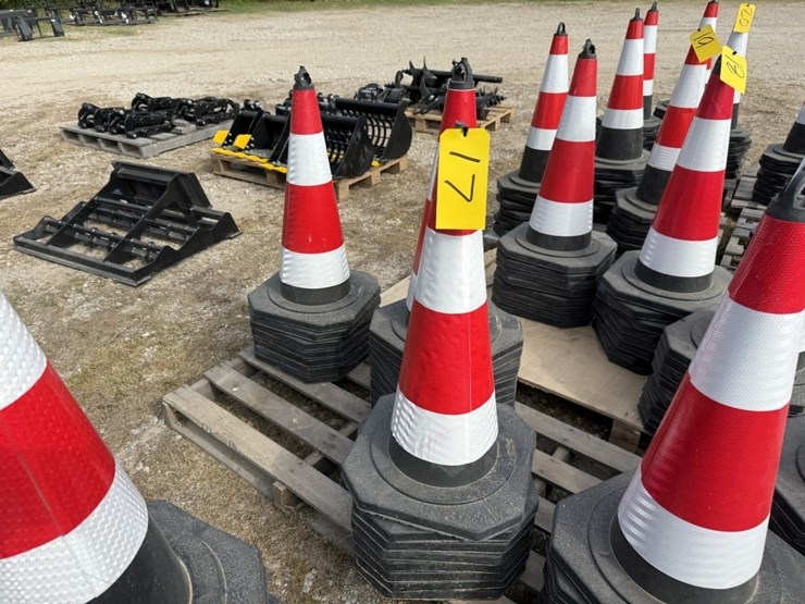 25-traffic-cones-image-1