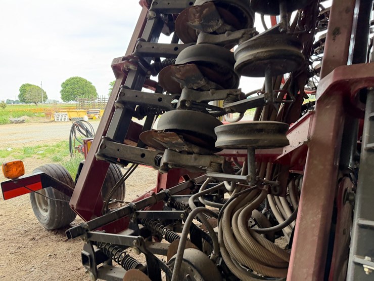 2014-case-ih-36-image-42