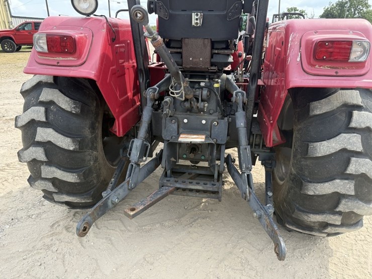 2018-mahindra-4530-image-12