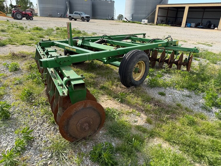 john-deere-225-image-3