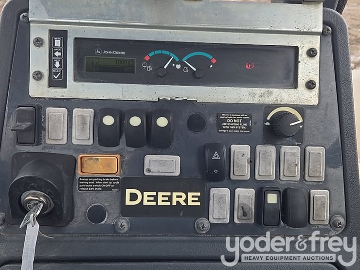 2019-deere-310l-image-75