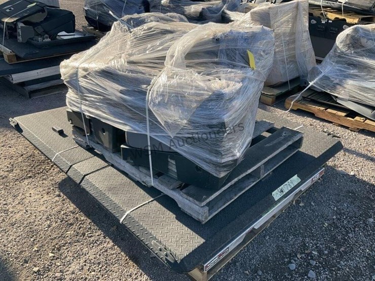 pallet-of-misc-automotive-image-1