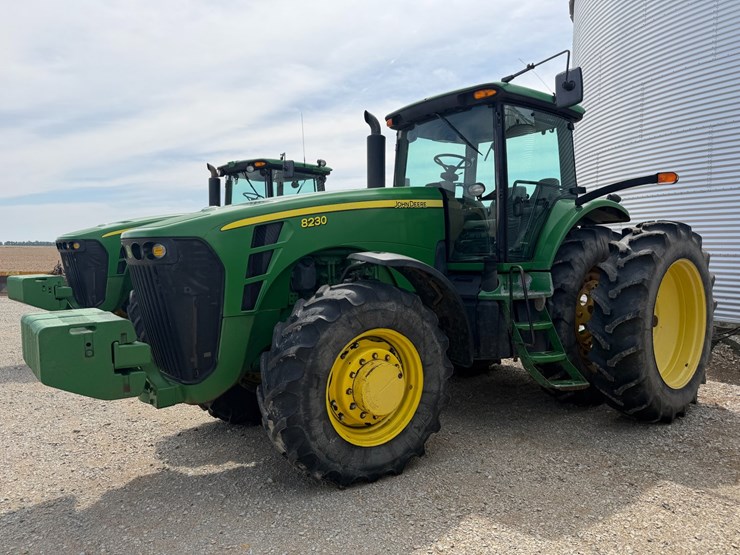 2007-john-deere-8230-image-1