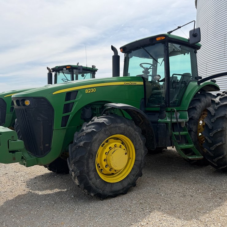 2007 JOHN DEERE 8230