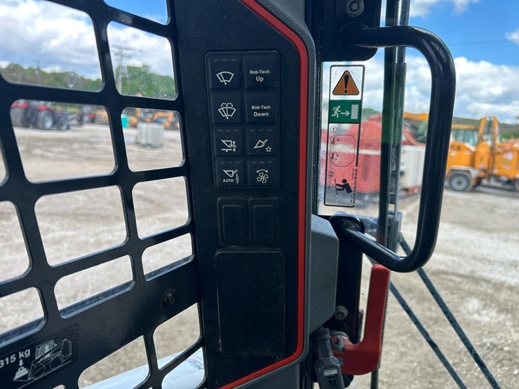 2021-bobcat-s76-image-26