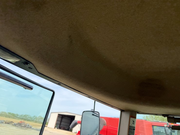 2006-john-deere-8330-image-60