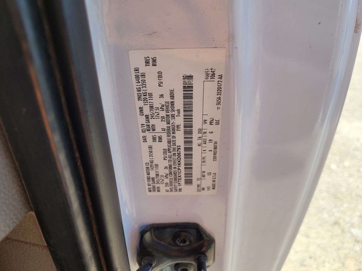 2019-ford-f150-xl-image-17