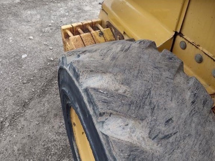 deere-328-image-16
