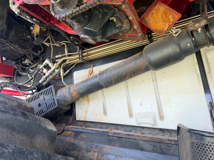 2016-case-ih-8240-image-47