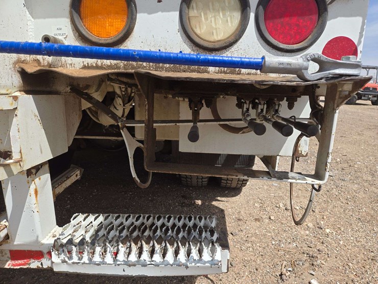 2011-international-workstar-7400-image-15