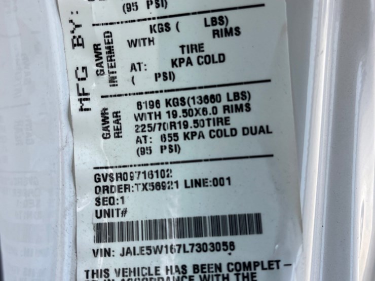 2020-isuzu-nrr-image-17