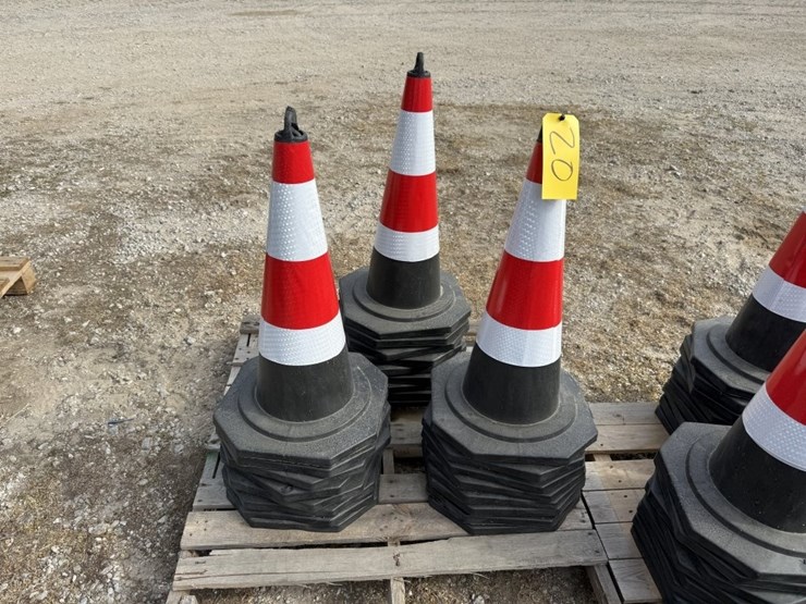 25-traffic-cones-image-1