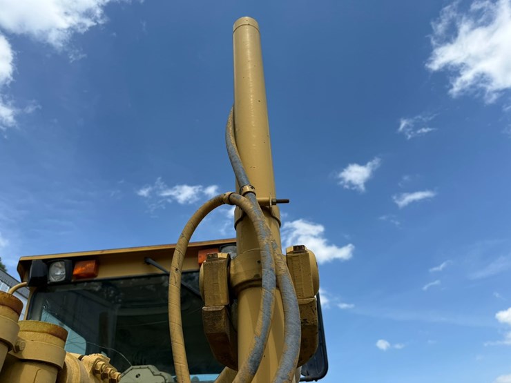 caterpillar-12h-image-38