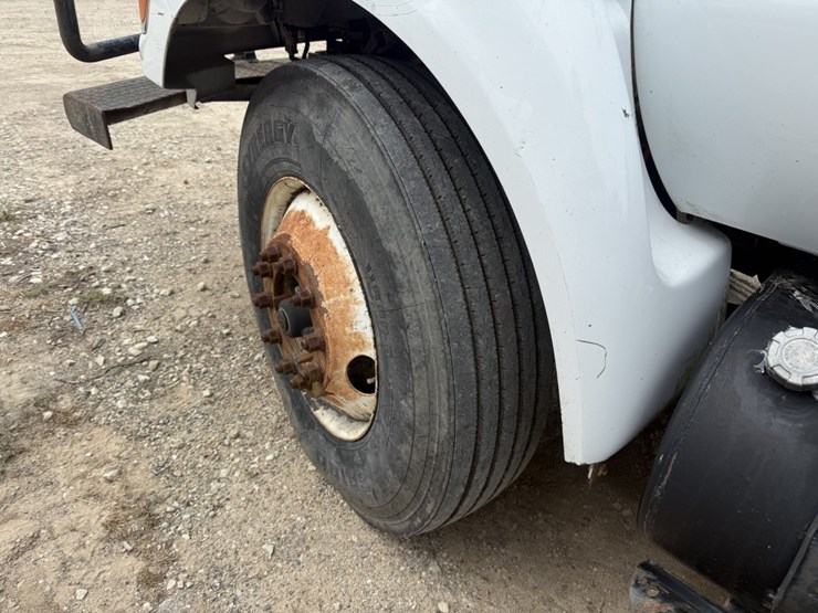 2009-ford-f750-xl-image-9