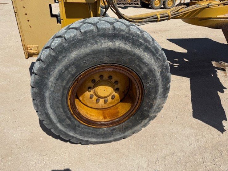2005-caterpillar-140h-image-10