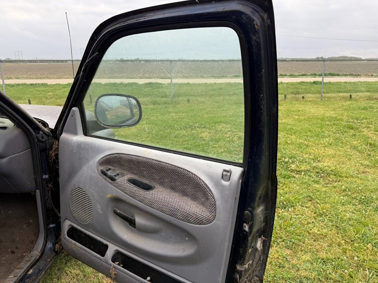 2000-dodge-1500-image-50