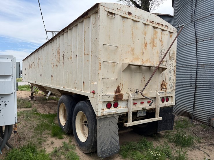 #46889-•-1981-40'-hawkeye-eagle-e4000-t/a-steel-hopper-bottom-trailer-vin:-1bjsh4027b1001115-image-4