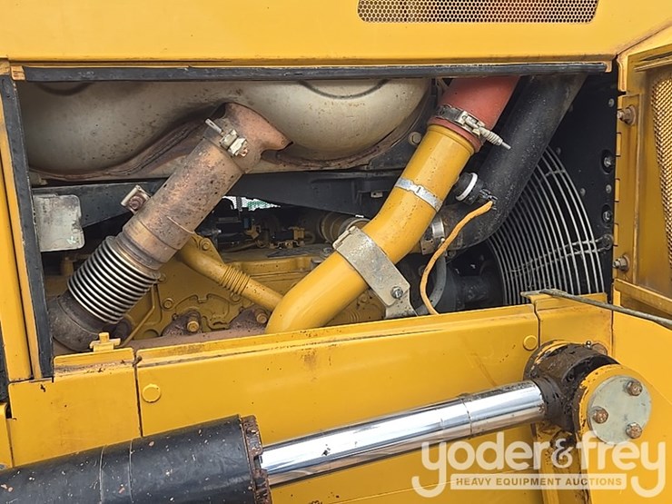 2016-caterpillar-d6n-image-58