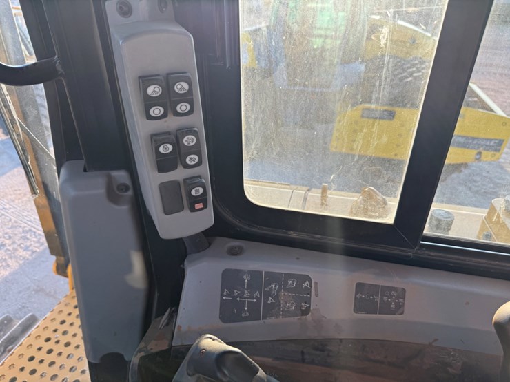 2018-caterpillar-d6t-xl-image-14