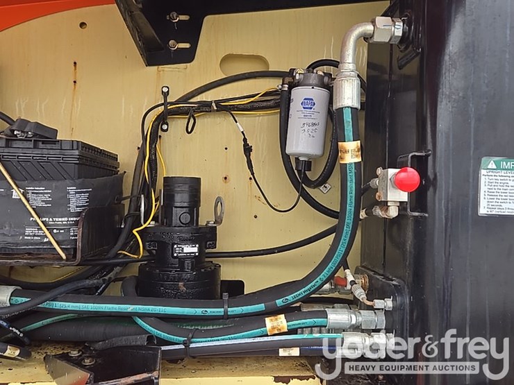 2016-jlg-800aj-image-50