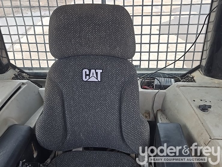 2016-caterpillar-d6n-image-71