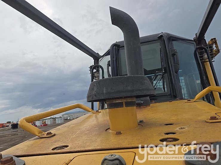 2016-caterpillar-d6n-image-65