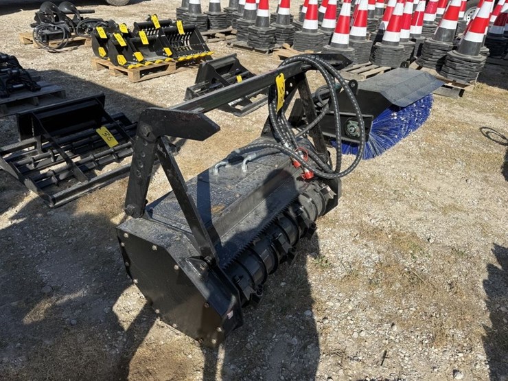 38in-mini-skid-drum-mulcher-image-2