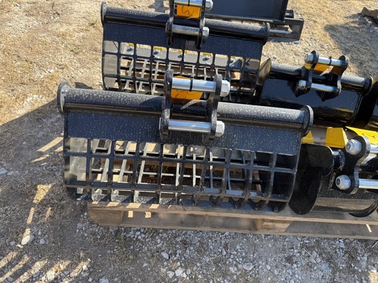 23in-mini-ex-rock-bucket-image-2