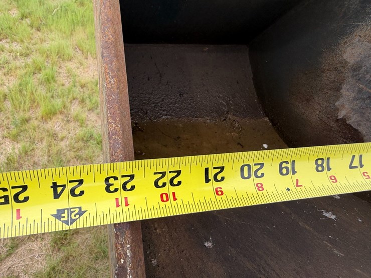 new-holland-lb75b-image-37