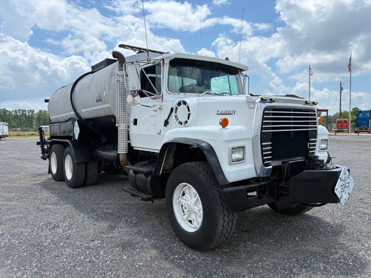 1990-ford-lt9000-image-5